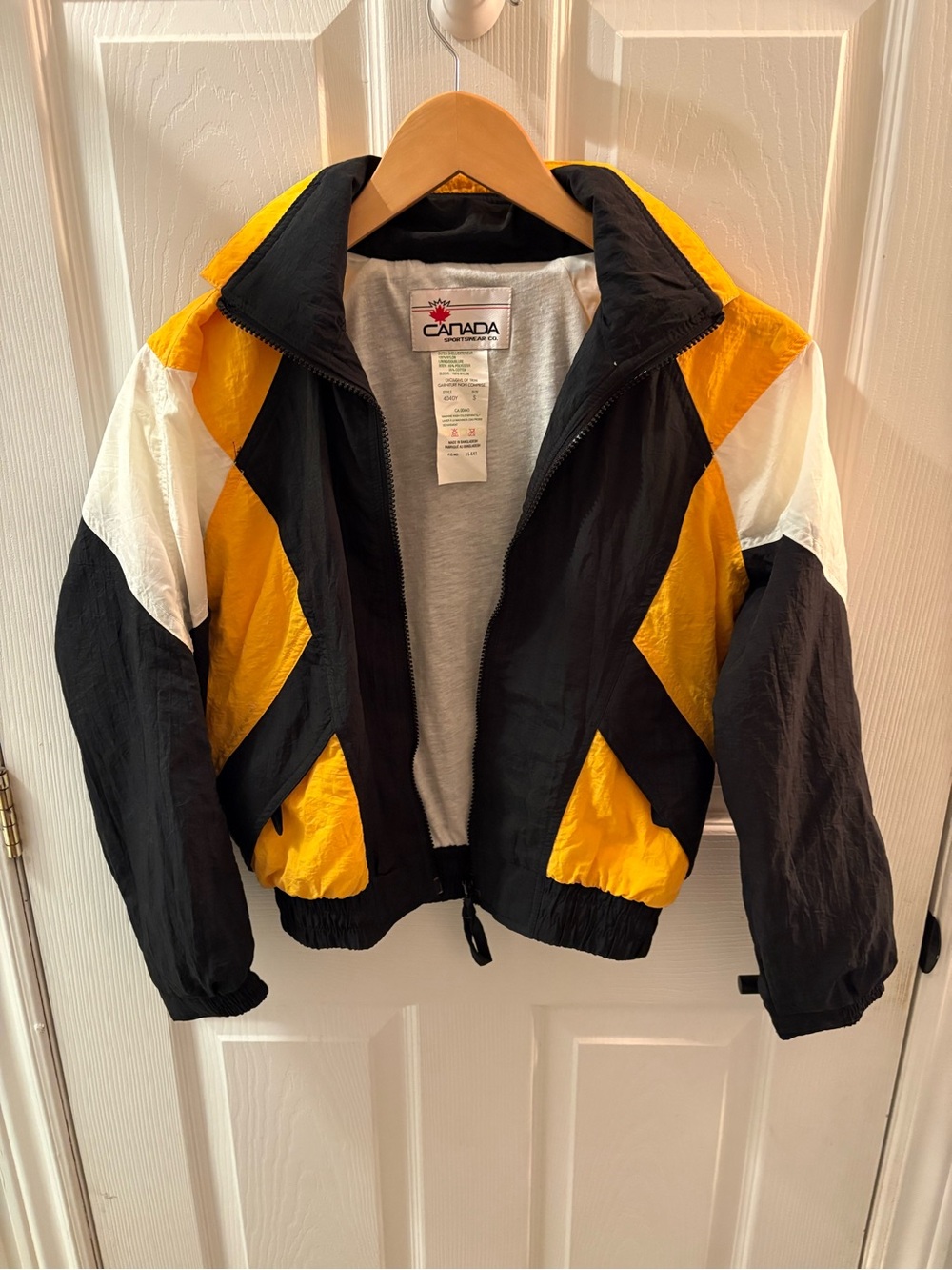 Vintage Black & Yellow Retro Windbreaker Jacket